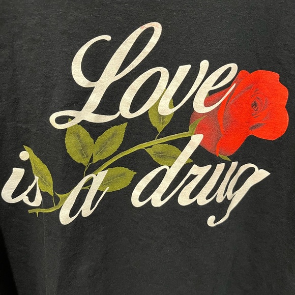 FASHION NOVA BLACK GRAPHIC ROSE CROP SS TEE - Picture 13 of 15